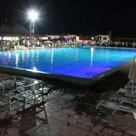 In Mit Pool Apartment *