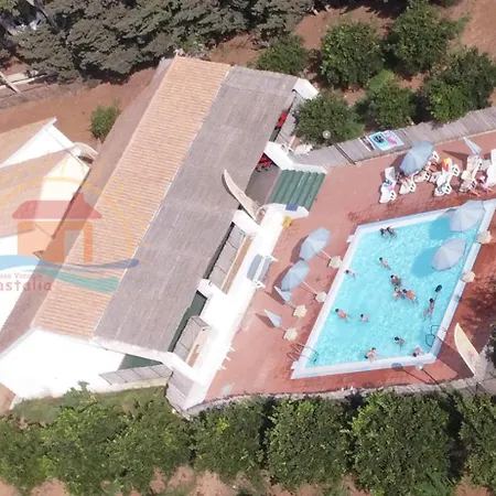 In Mit Pool Ragusa
